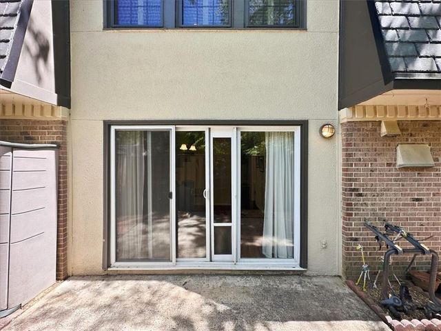 225 Triumph Drive NW, Atlanta, GA 30327