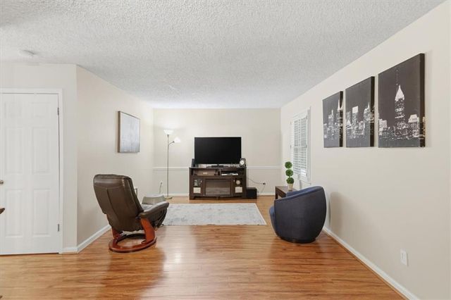 225 Triumph Drive NW, Atlanta, GA 30327