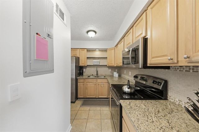 225 Triumph Drive NW, Atlanta, GA 30327