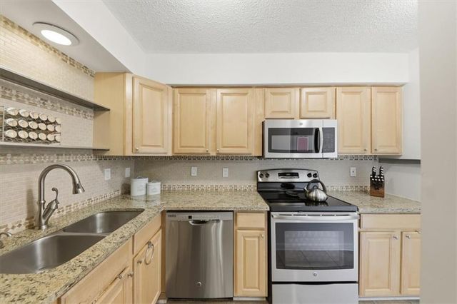 225 Triumph Drive NW, Atlanta, GA 30327