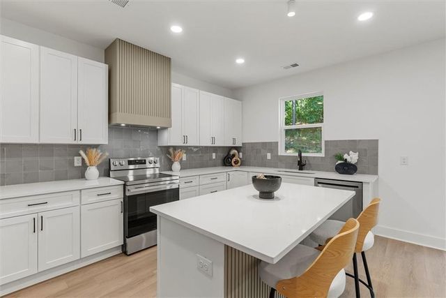 2195 Amberly Glen Way, Dacula, GA 30019