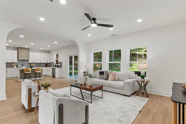 2195 Amberly Glen Way, Dacula, GA 30019