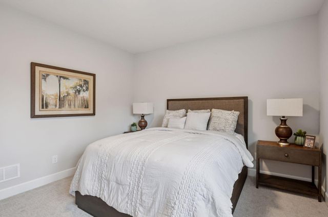 592 Harbor Court, Shoreview, MN 55126