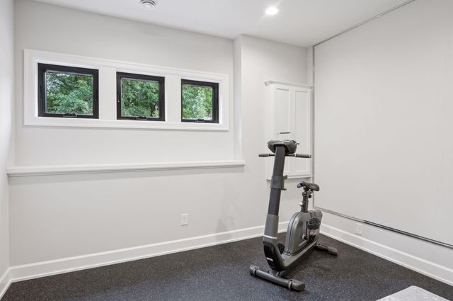 592 Harbor Court, Shoreview, MN 55126