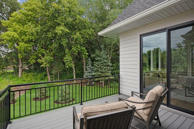 592 Harbor Court, Shoreview, MN 55126