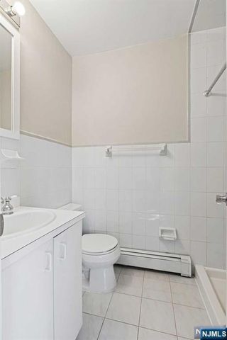 2480 6th Street A, Fort Lee, NJ 07024