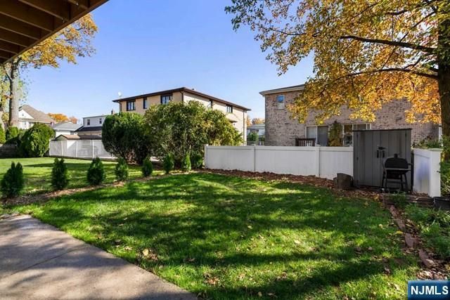 2480 6th Street A, Fort Lee, NJ 07024