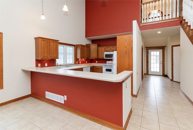 458 NE Pinehurst Circle, Ankeny, IA 50021