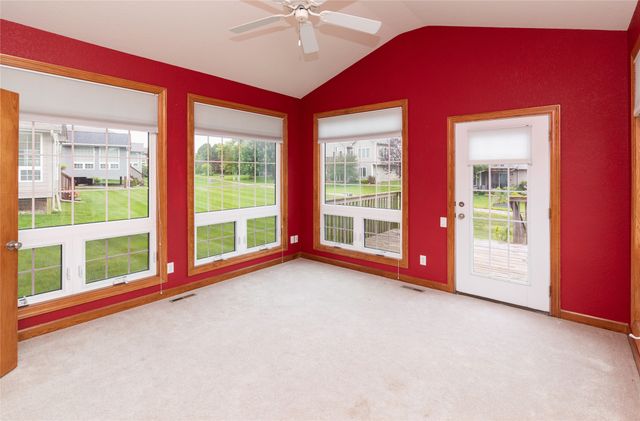 458 NE Pinehurst Circle, Ankeny, IA 50021