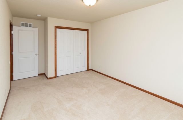 458 NE Pinehurst Circle, Ankeny, IA 50021