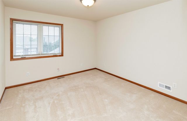 458 NE Pinehurst Circle, Ankeny, IA 50021