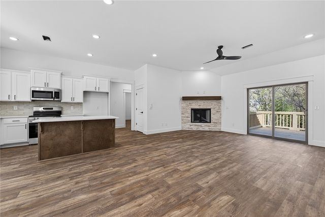 28 York Drive, Bella Vista, AR 72714