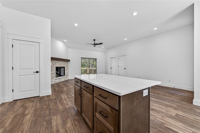 28 York Drive, Bella Vista, AR 72714