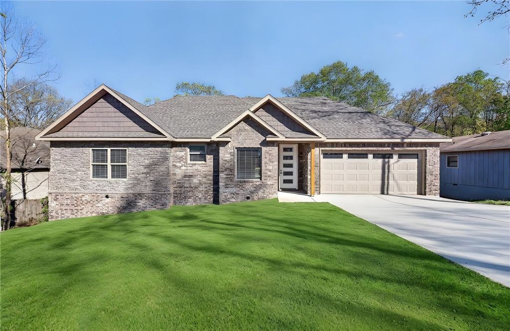 28 York Drive, Bella Vista, AR 72714
