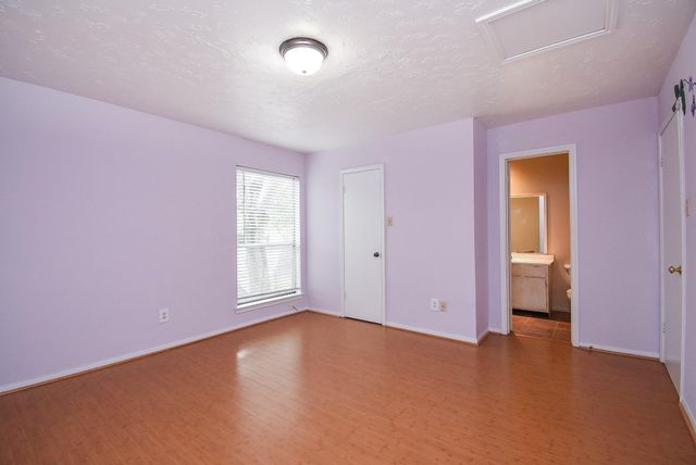 7822 Greenedge Drive, Houston, TX 77040