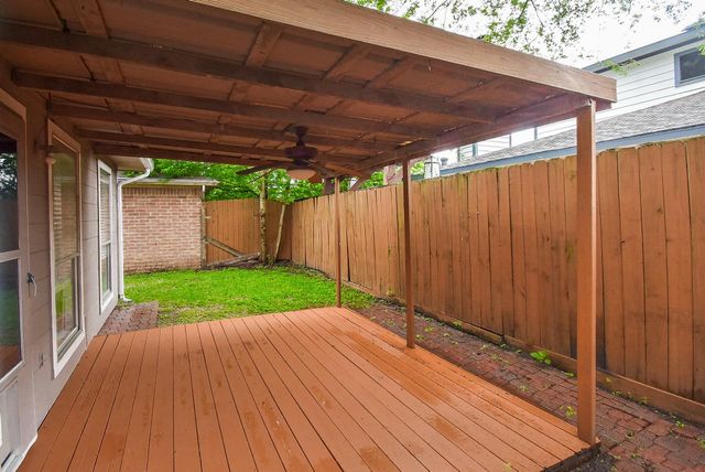 7822 Greenedge Drive, Houston, TX 77040