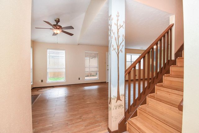 7822 Greenedge Drive, Houston, TX 77040