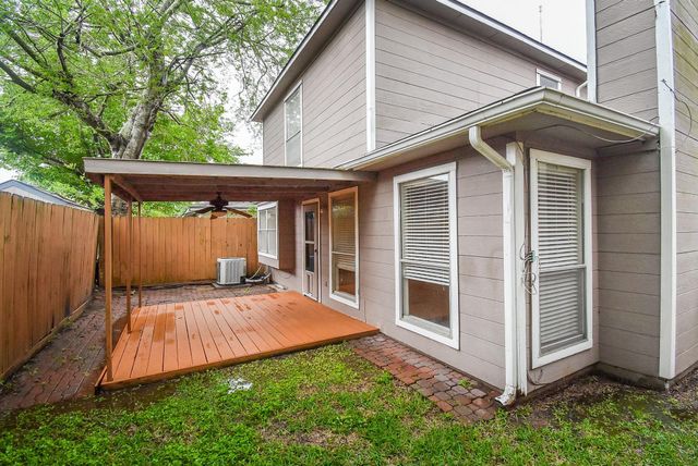 7822 Greenedge Drive, Houston, TX 77040