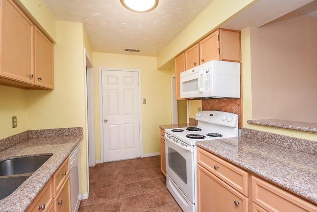 7822 Greenedge Drive, Houston, TX 77040