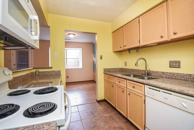 7822 Greenedge Drive, Houston, TX 77040