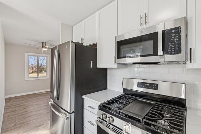 2413 Country Lane, Mchenry, IL 60051