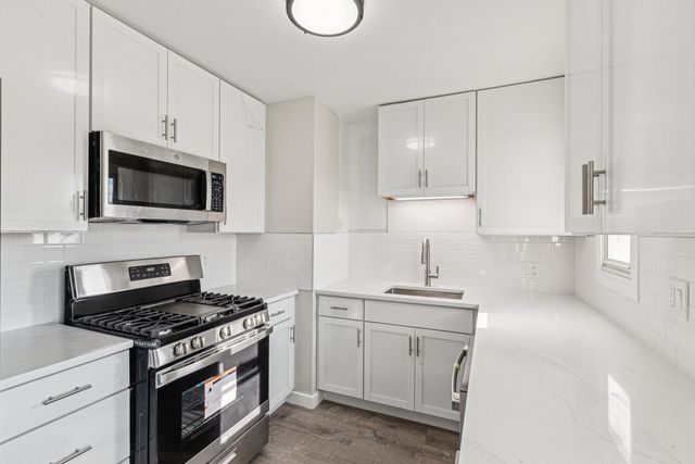 2413 Country Lane, Mchenry, IL 60051