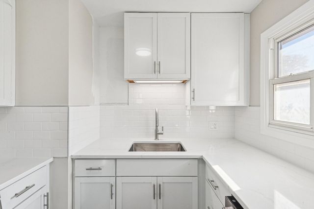 2413 Country Lane, Mchenry, IL 60051