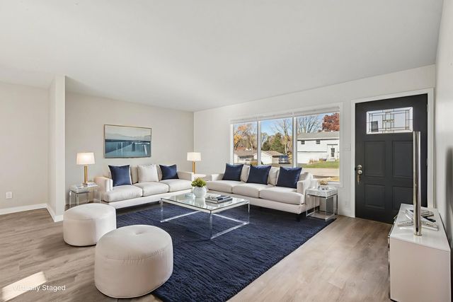 2413 Country Lane, Mchenry, IL 60051