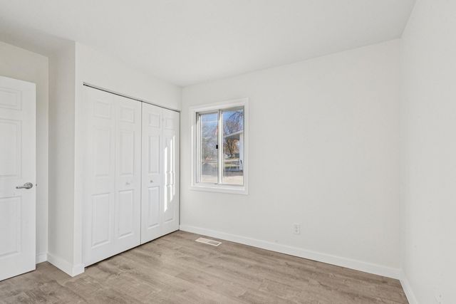 2413 Country Lane, Mchenry, IL 60051