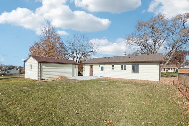 2413 Country Lane, Mchenry, IL 60051