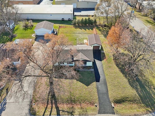 2413 Country Lane, Mchenry, IL 60051