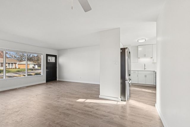 2413 Country Lane, Mchenry, IL 60051