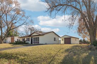 2413 Country Lane, Mchenry, IL 60051