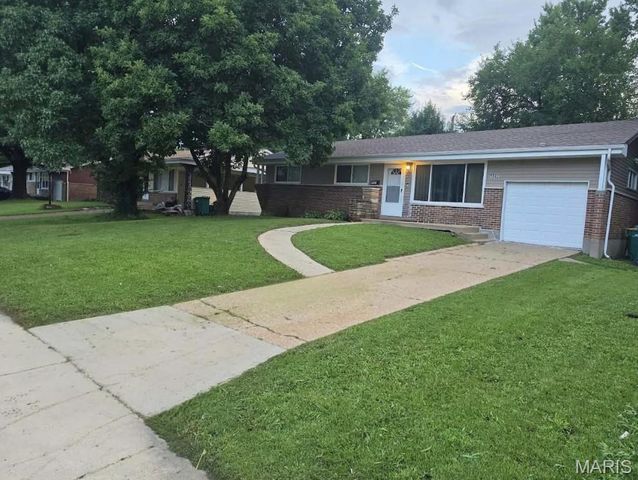9842 Monarch Drive, St Louis, MO 63136