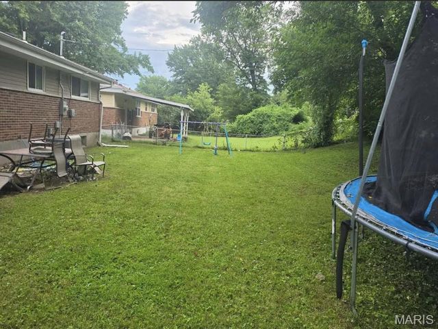 9842 Monarch Drive, St Louis, MO 63136