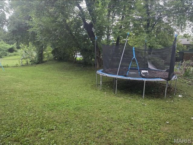 9842 Monarch Drive, St Louis, MO 63136