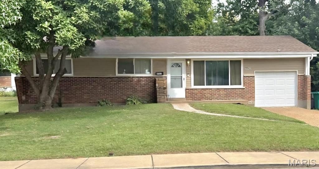 9842 Monarch Drive, St Louis, MO 63136