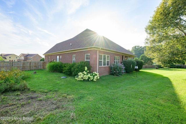 731 Vanderbilt Dr, Elizabethtown, KY 42701