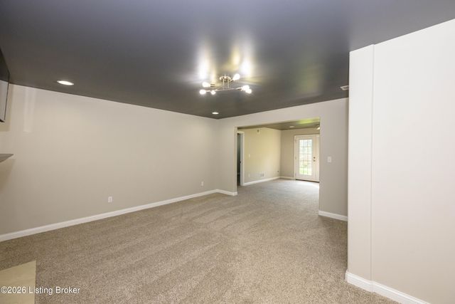 731 Vanderbilt Dr, Elizabethtown, KY 42701
