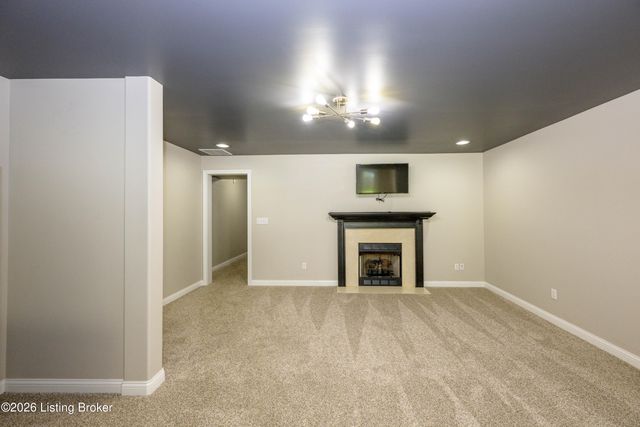 731 Vanderbilt Dr, Elizabethtown, KY 42701