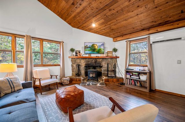 34 Two Ponds Road, Warren, VT 05674