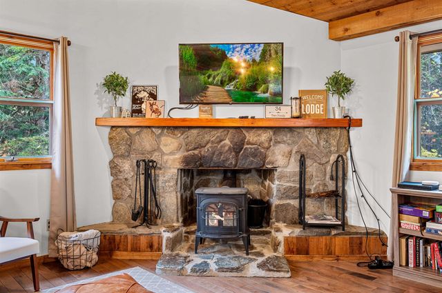 34 Two Ponds Road, Warren, VT 05674