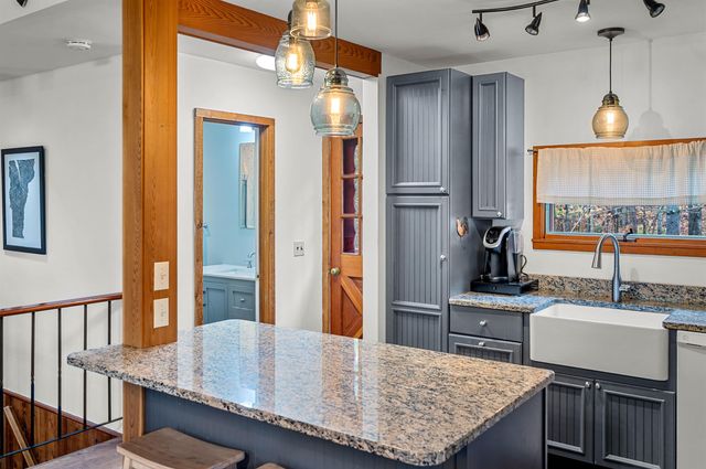 34 Two Ponds Road, Warren, VT 05674