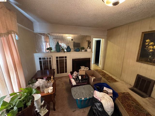 2233 85th Ave, Oakland, CA 94605