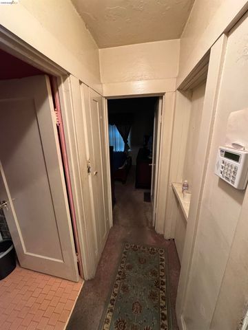 2233 85th Ave, Oakland, CA 94605
