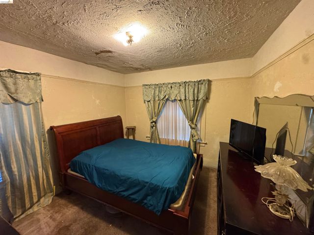 2233 85th Ave, Oakland, CA 94605