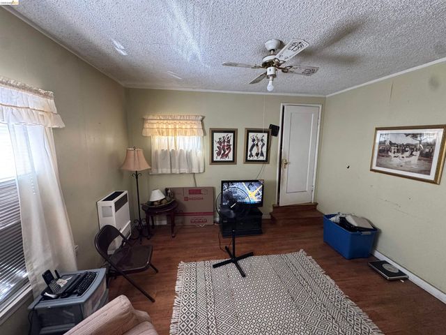 2233 85th Ave, Oakland, CA 94605