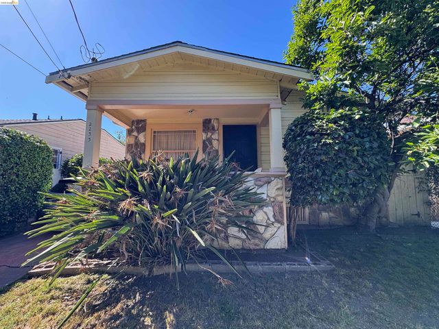 2233 85th Ave, Oakland, CA 94605