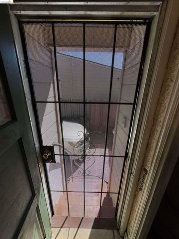 2233 85th Ave, Oakland, CA 94605