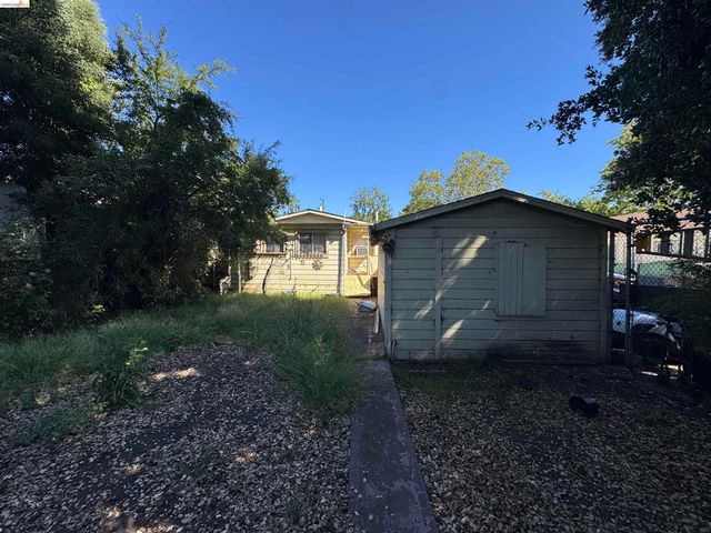 2233 85th Ave, Oakland, CA 94605